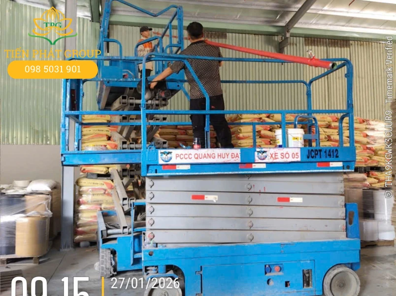 Tien Phat cho thue xe nang nguoi cat keo tai Binh Duong