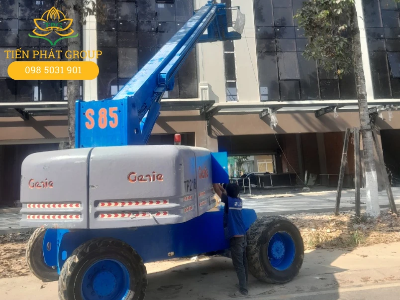 Nhu cau thue xe nang nguoi tai Dong Nai ngay cang tang vi chi phi mua xe cao, nen chon thue xe de tiet kiem chi phi