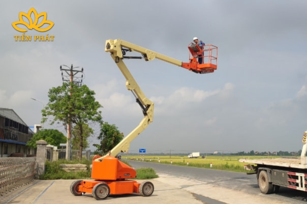 xe nang nguoi boom lift dien