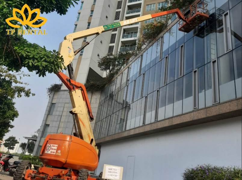 xe nang nguoi boom lift dien