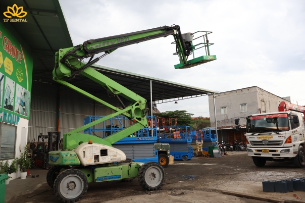 Xe nang nguoi Z boom lift