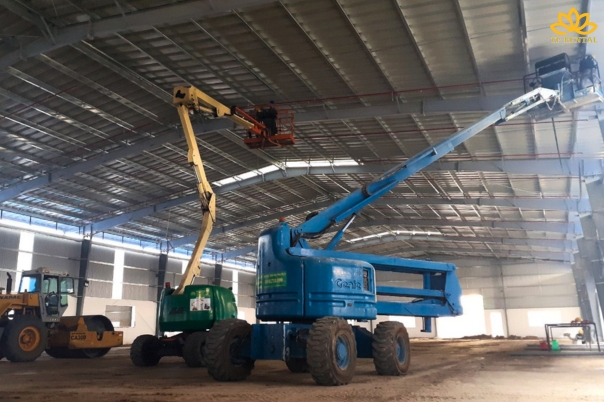 xe nang nguoi boom lift dau