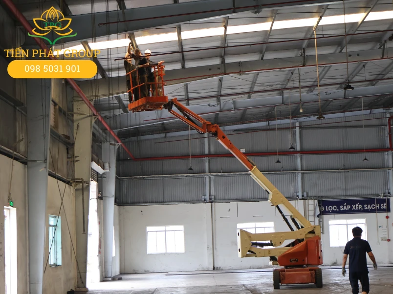 Tien Phat cho thue xe nang nguoi Boom Lift dau tai TpHCM