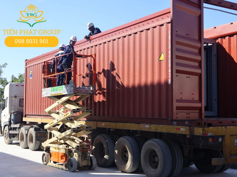 Tien Phat cho thue xe nang nguoi cat keo rut ruot container tai khu cong nghe cao, TpHCM