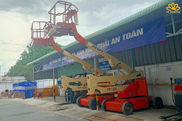 du an cho thue xe nang nguoi boomlift tai quan Tan Phu