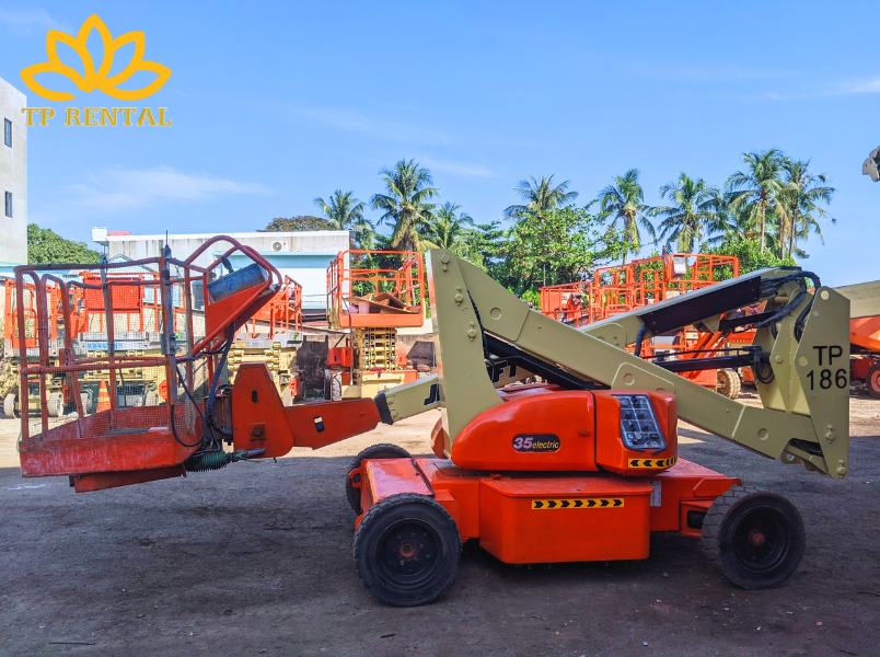 xe nang nguoi boom lift dien