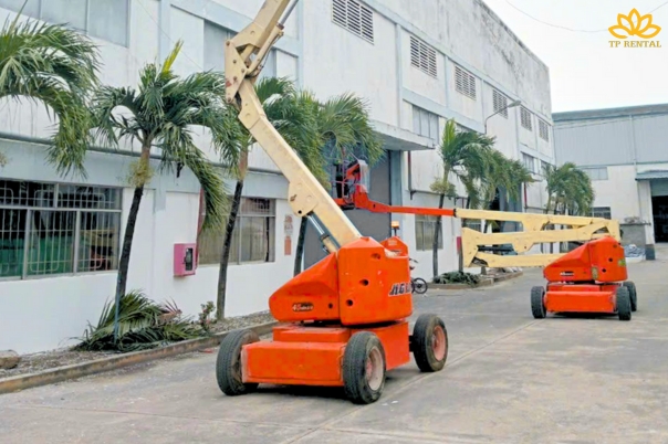 xe nang nguoi boomlift dien