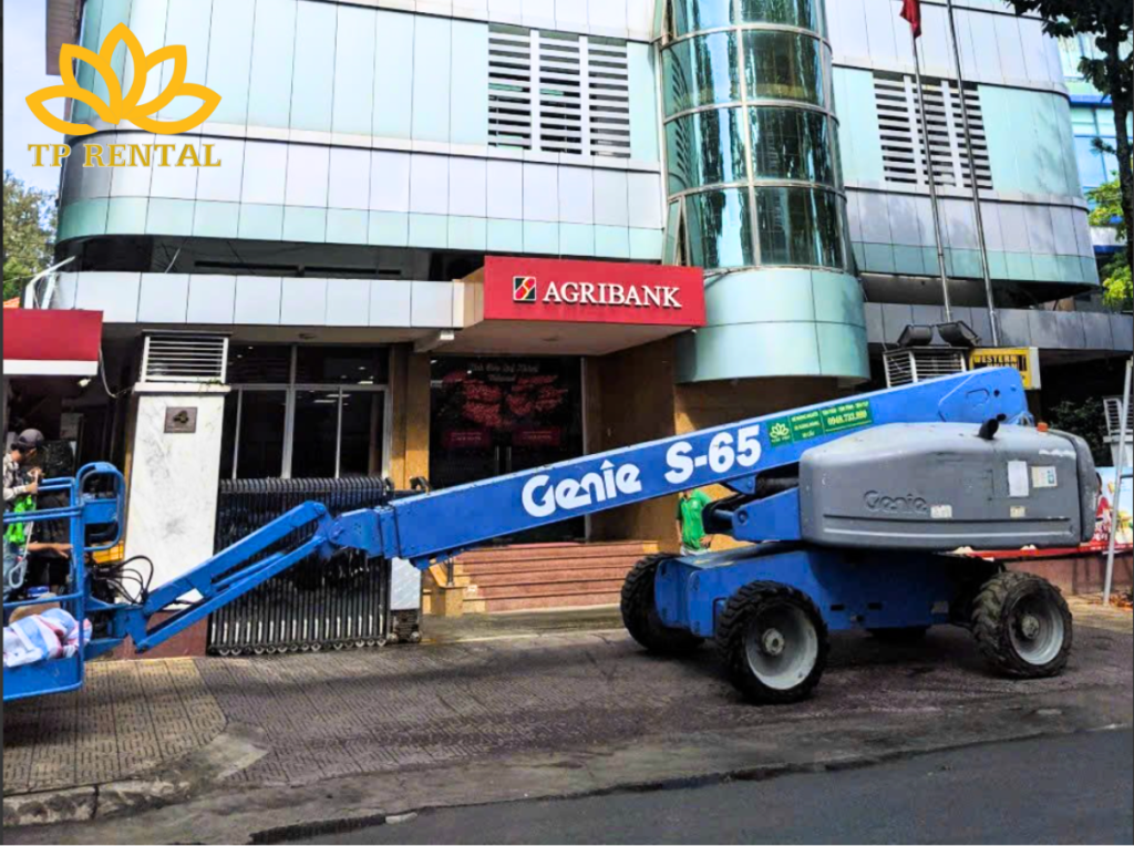 xe nang nguoi s boom lift