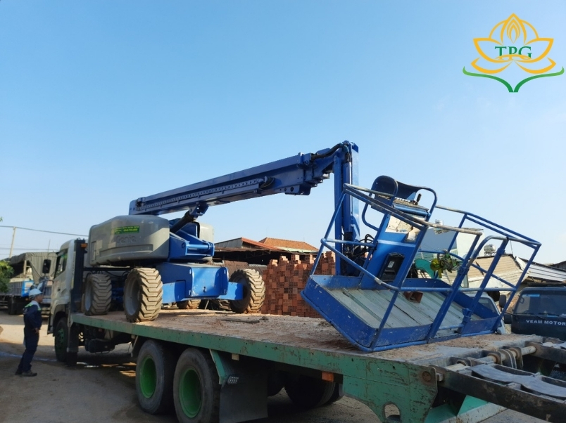 xe nang nguoi boom lift la gi