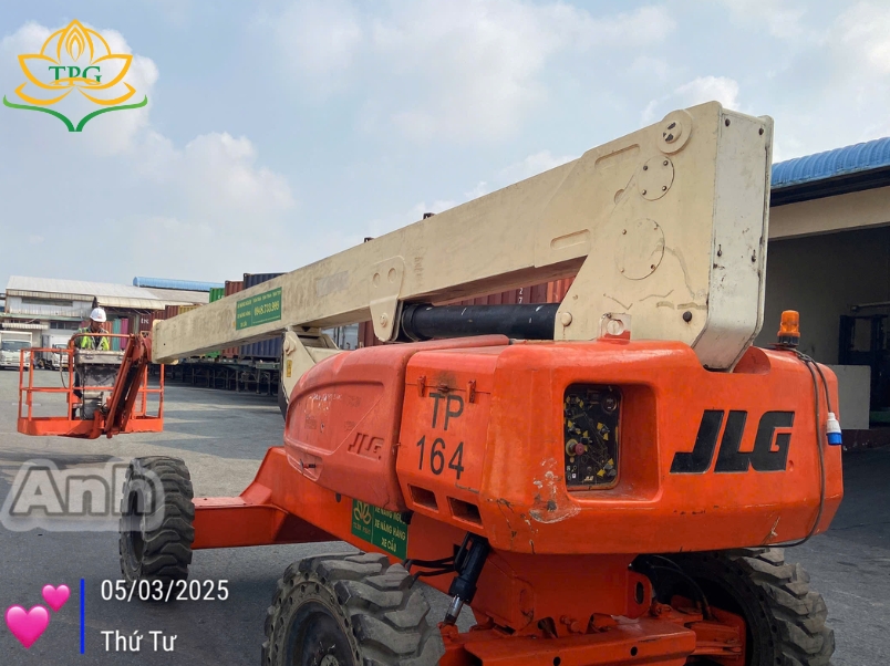 Cho thue xe Boom Lift dien Binh Phuoc