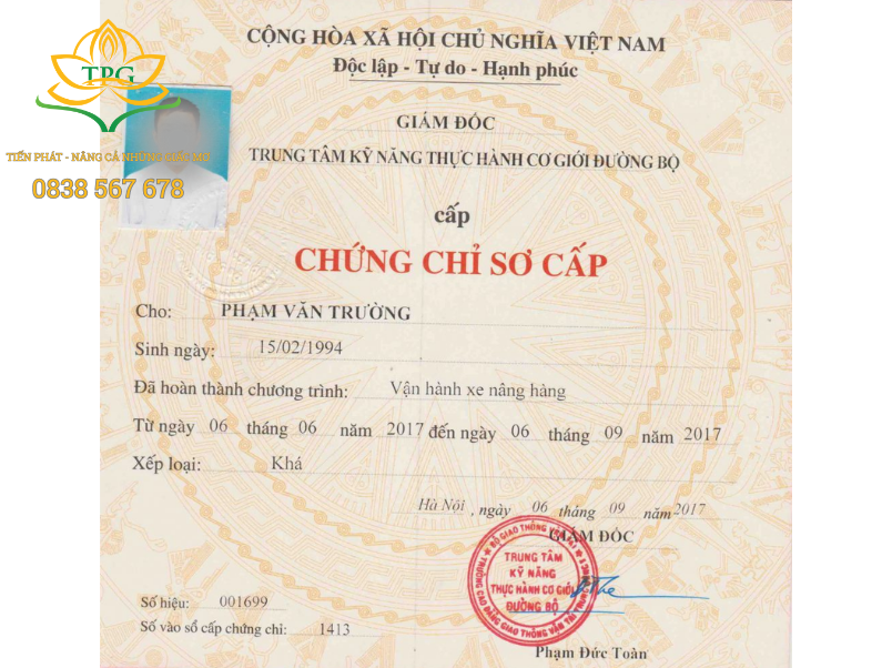 Chi phi va thoi han chung chi van hanh xe nang hang
