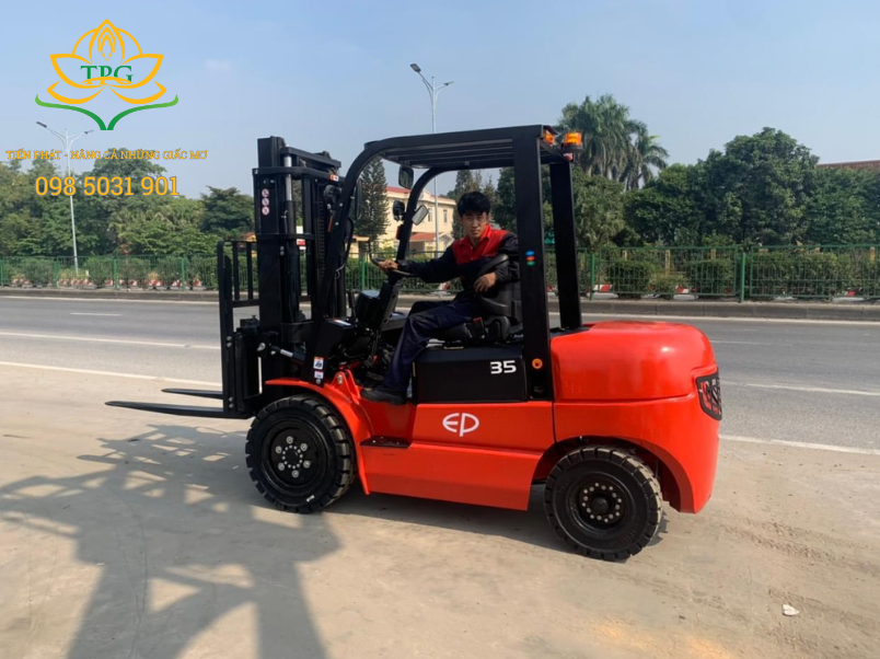 Điều kiện đối với người điều khiển xe nâng