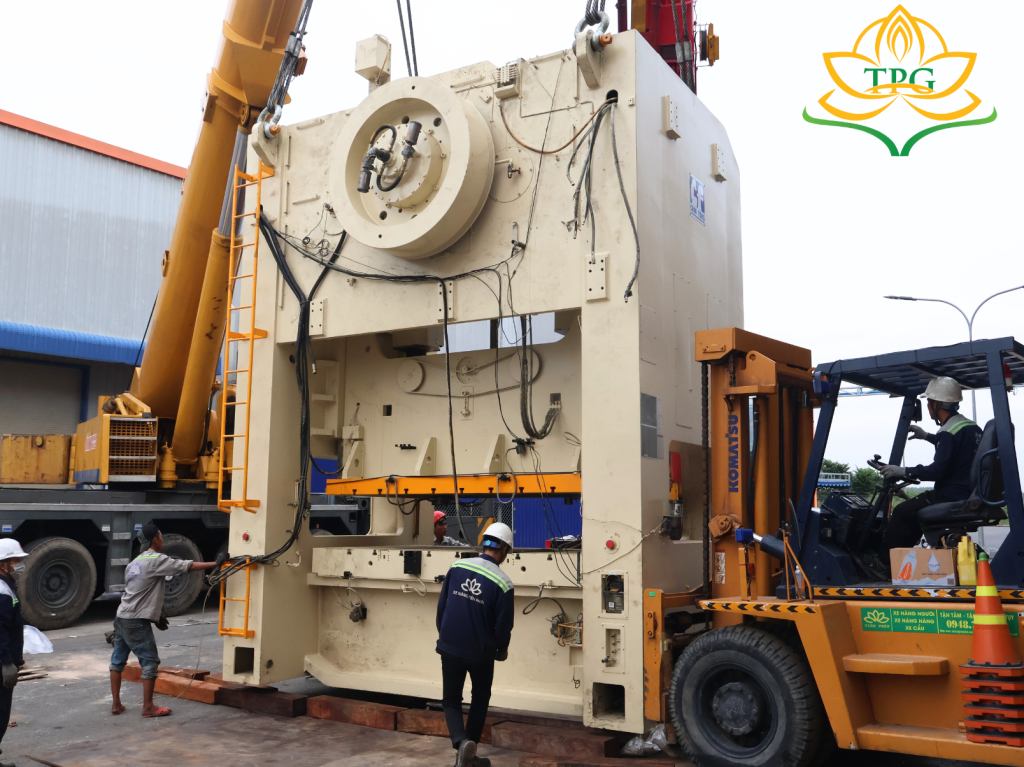 Công ty tại Dầu Tiếng thuê xe nâng di dời máy Lecttall electronic