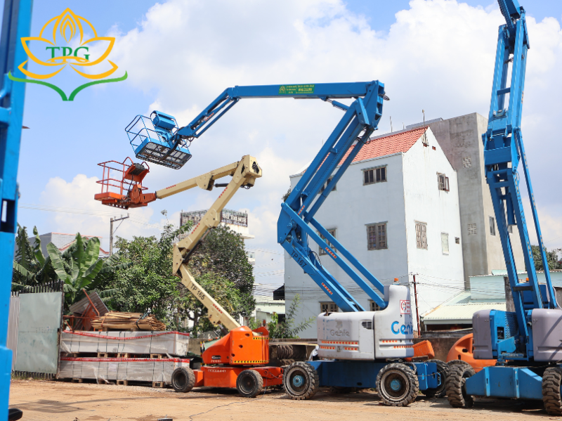 Xe nâng người tự hành là gì