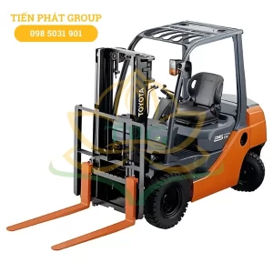 Xe nang dau 2.5 tan Toyota 8FD25 Thong so ky thuat va bao gia 2026