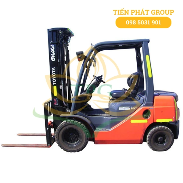 Xe nang dau 2.5 tan Toyota 8FD25 thuoc dong 8-Series tich hop he thong an toan chu dong SAS va dong co Toyota 1DZ-II