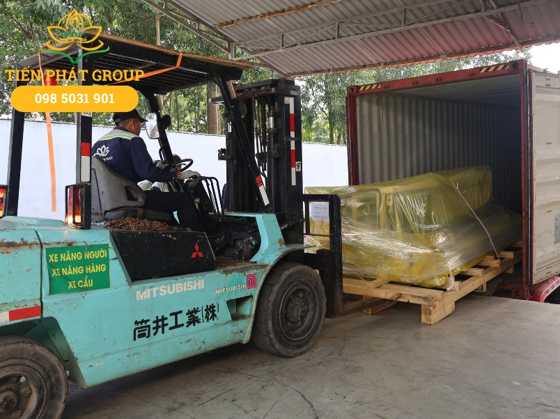 Du an cho thue xe nang boc do may moc tai KCN Quoc te Protrade